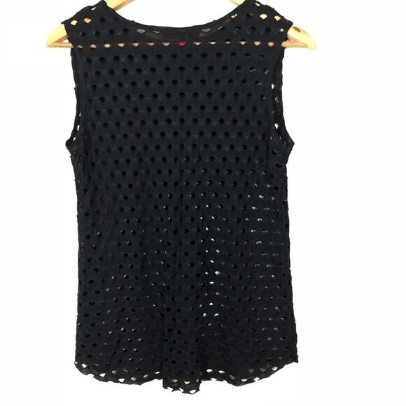 Red by Saks Fifth Avenue Sleeveless Eyelit Top - Picture 2 of 5